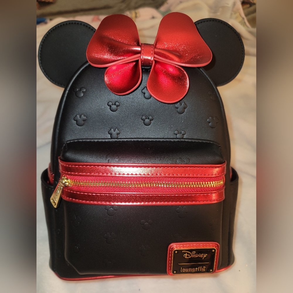 Loungefly X Disney Metallic Minne Mouse Backpack NWT